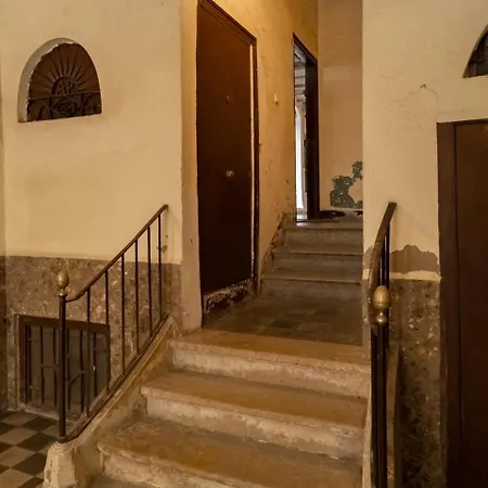 En El Corazon De Tarragona. Planta Baja Con Patio. Tarragona