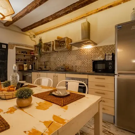 En El Corazon De Tarragona. Planta Baja Con Patio. * Tarragona