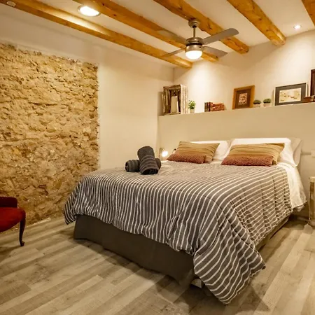 Apartment En El Corazon De Tarragona. Planta Baja Con Patio.