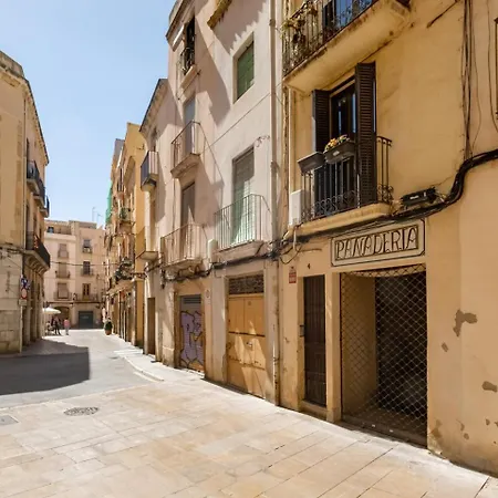 Apartment En El Corazon De Tarragona. Planta Baja Con Patio. Tarragona