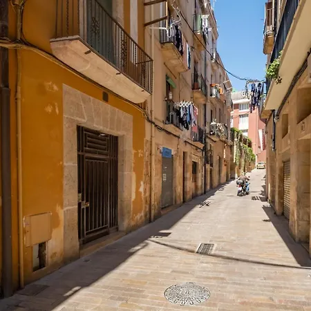 En El Corazon De Tarragona. Planta Baja Con Patio. Apartmán *