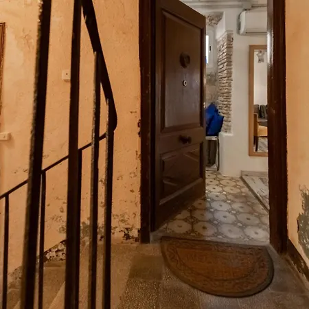 Apartmán En El Corazon De Tarragona. Planta Baja Con Patio. *